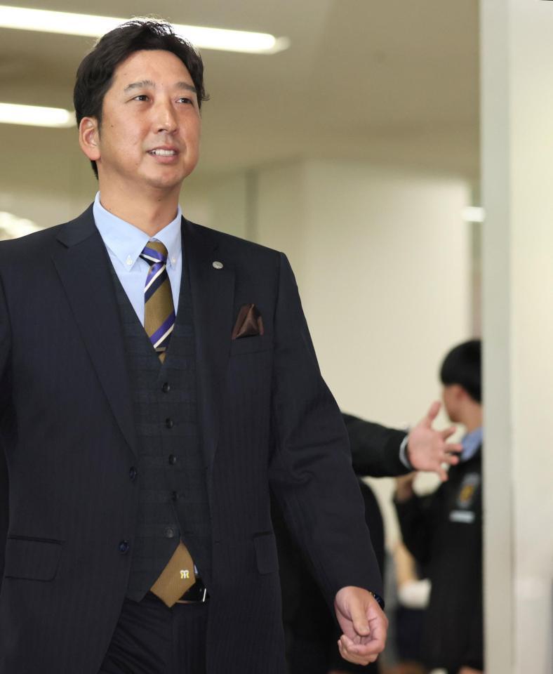 　沖縄入りした藤川監督（撮影・北村雅宏）