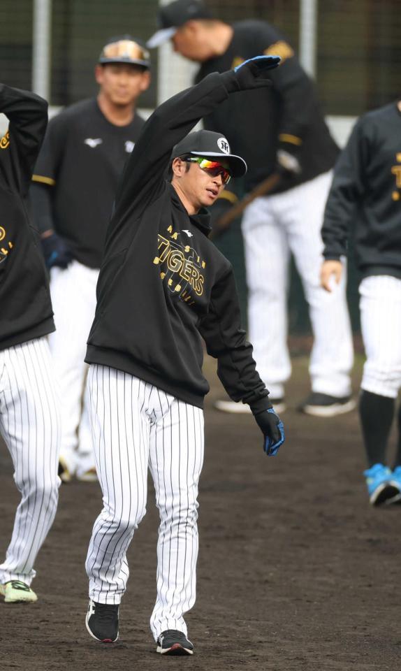 　アップをする近本（撮影・中田匡峻）