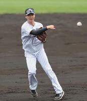 　１軍キャンプで練習に励む山田