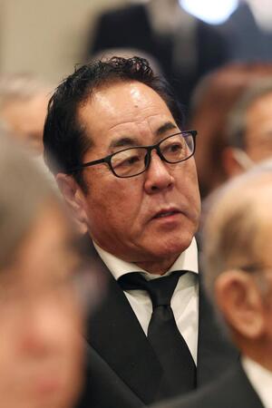 　吉田義男さんの葬儀に参列した中西清起氏（代表撮影）