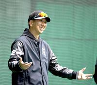 　笑顔を見せる藤川監督（撮影・金田祐二）