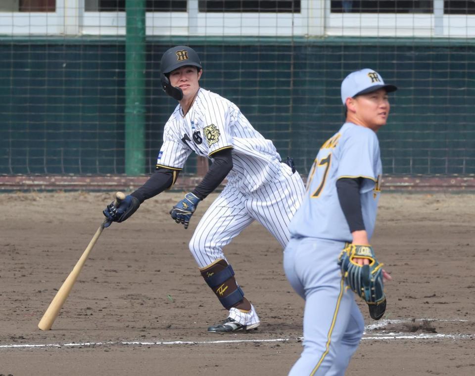 　３回、適時打を放つ中野（撮影・金田祐二）