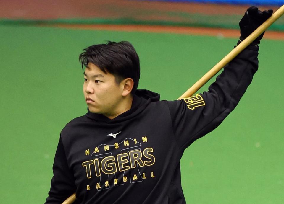 　アップする嶋村（撮影・山口登）