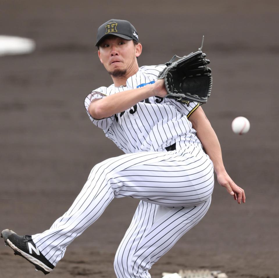　１回、前川の打球を好捕する伊藤将（撮影・田中太一）