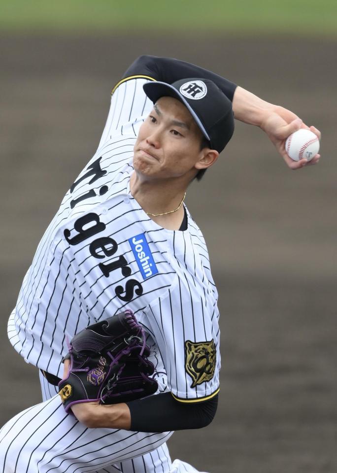 　シート打撃に登板する湯浅（撮影・西田忠信）