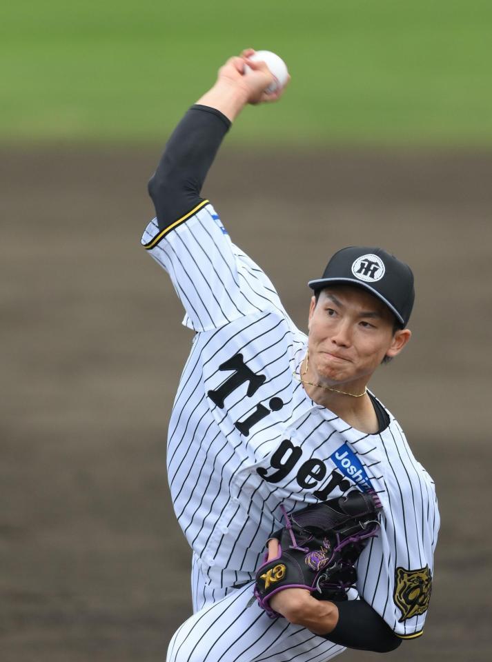 シート打撃に登板した阪神・湯浅京己＝具志川（撮影・西田忠信）