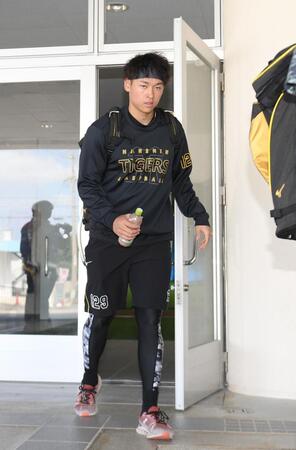 　休日練習を終えた早川（撮影・西田忠信）