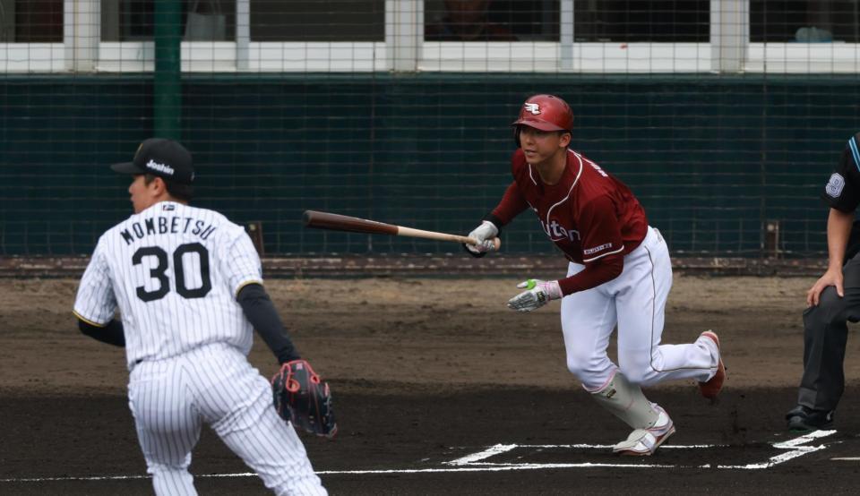 　１回、一ゴロに倒れる宗山（撮影・金田祐二）