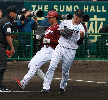 　１回、宗山を一ゴロにしとめる門別（撮影・金田祐二）