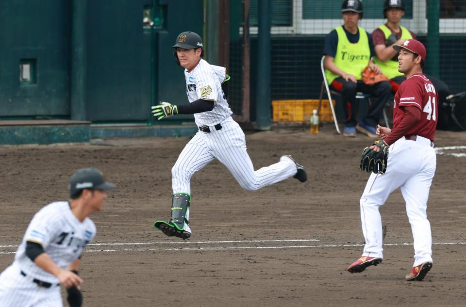 　６回、右前適時打を放つ高寺（撮影・金田祐二）