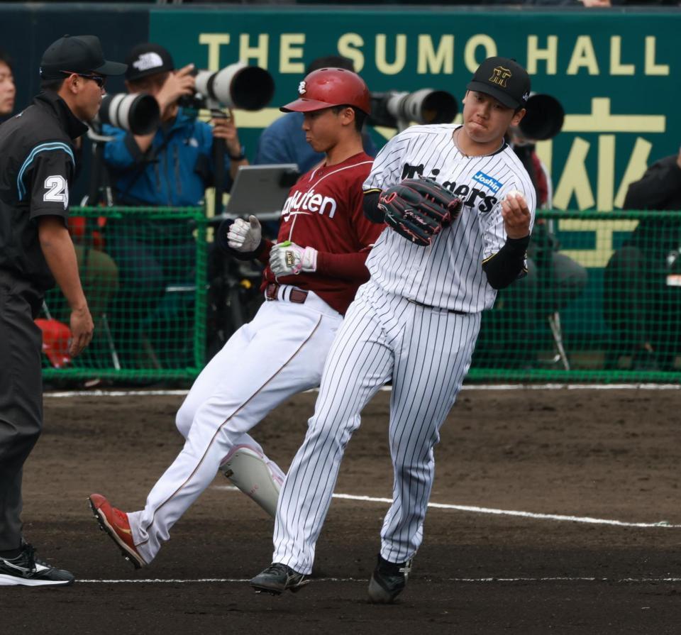 　１回、宗山を一ゴロにしとめる門別（撮影・金田祐二）