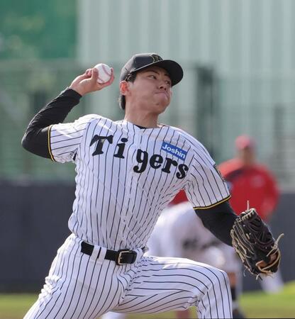 　８回の１イニングを無失点に抑える好投を見せた工藤（撮影・北村雅宏）