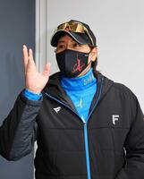 　岡田オーナー付顧問と対談する新庄監督（撮影・山口登）