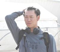 　練習後、取材に応じる及川（撮影・飯室逸平）