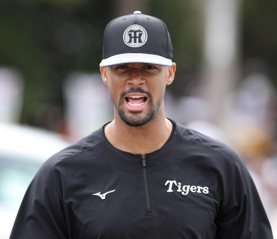 　練習の合間、気合の入った表情を見せるデュプランティエ