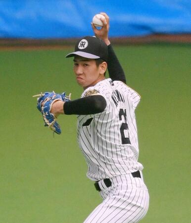 　投内連係に取り組む今朝丸（撮影・西田忠信）