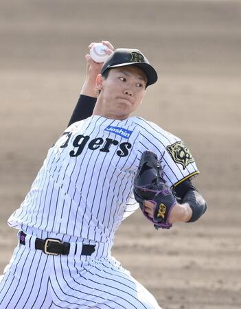 　ハンファ戦の７回に登板する湯浅（撮影・西田忠信）