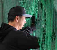 　ドームを抜け、ブルペンに向かう藤川監督（撮影・北村雅宏）