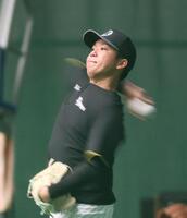 　キャッチボールする村上（撮影・北村雅宏）