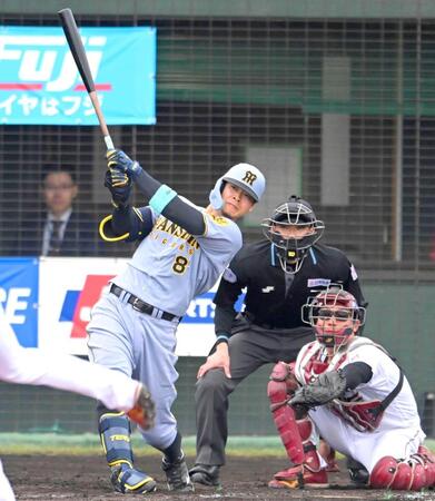 阪神・佐藤輝 ２年連続オープン戦開幕弾 いきなり「恐怖の３番」点火！“シン・上位打線”で好機を演出/阪神タイガース/デイリースポーツ online