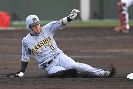 　２回、二塁打を放ち滑り込む木浪（撮影・飯室逸平）