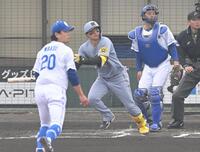 　１回、涌井から先制３ランを放つ森下（撮影・飯室逸平）