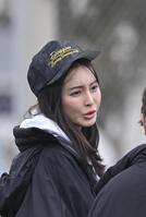 　中日キャンプを訪問する押切もえ