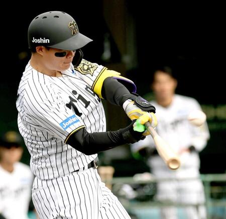 　６回、逆転２ランを放つ森下（撮影・田中太一）