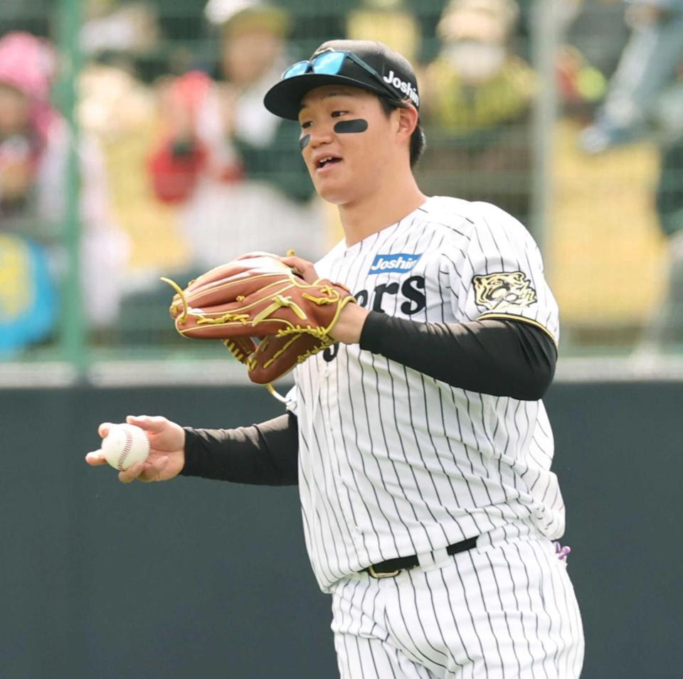 　右翼の守備に就く森下（撮影・田中太一）