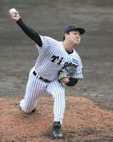 　５回、力投する木下＝２月２４日