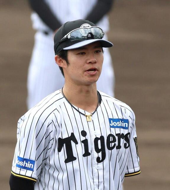 阪神が春季キャンプ打ち上げ 選手会長の中野が手締め「タイガース90