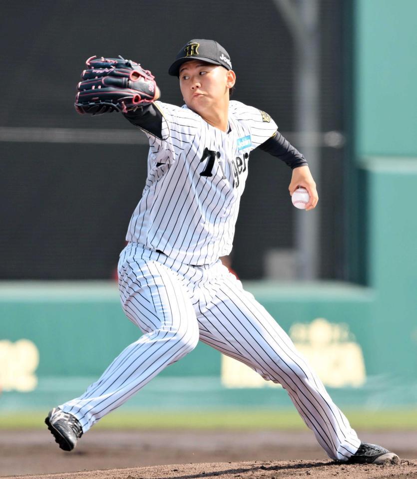 　力投する先発の門別（撮影・西田忠信）