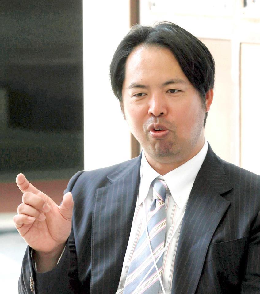 　村上と対談する井川慶氏（撮影・北村雅宏）
