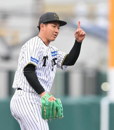 　２回、内藤を捕邪飛に仕留めた伊原（撮影・西田忠信）