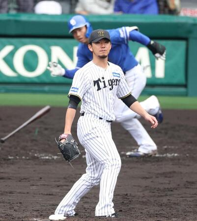 　４回、福永に２点適時打を浴びた伊藤将（撮影・中田匡峻）