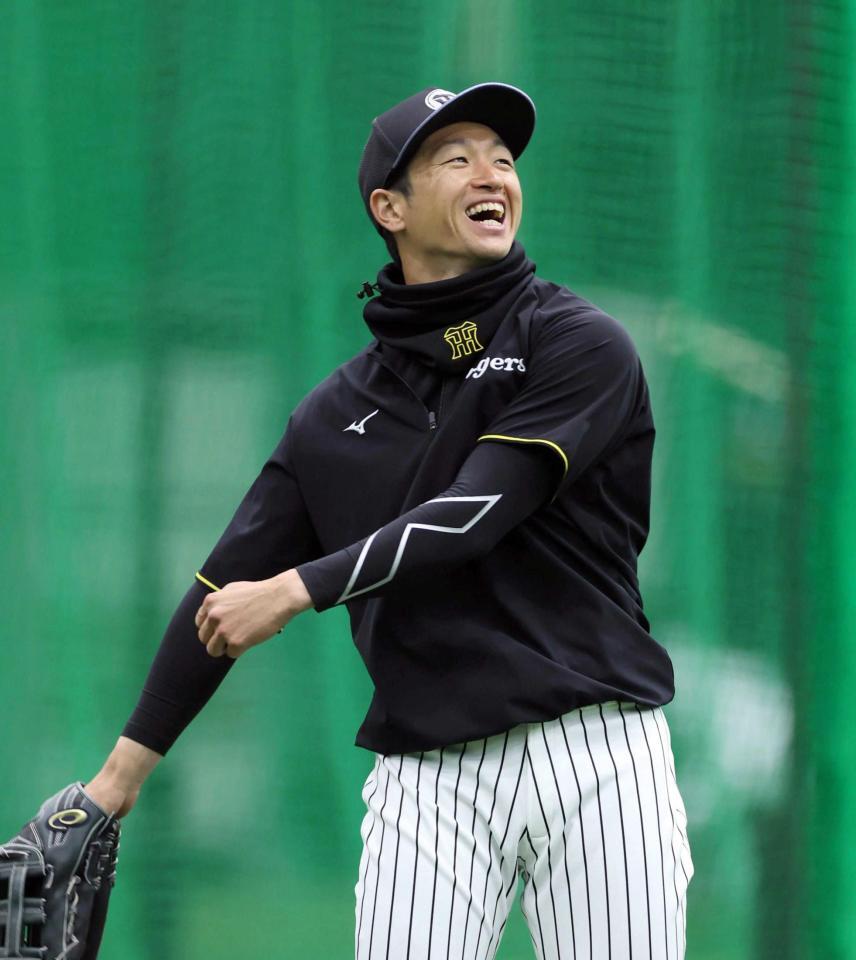 　ハツラツとした表情を見せる近本（撮影・北村雅宏）