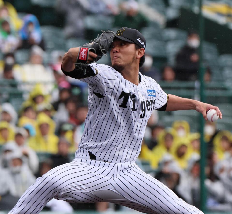 　３回から登板する伊藤将（撮影・北村雅宏）