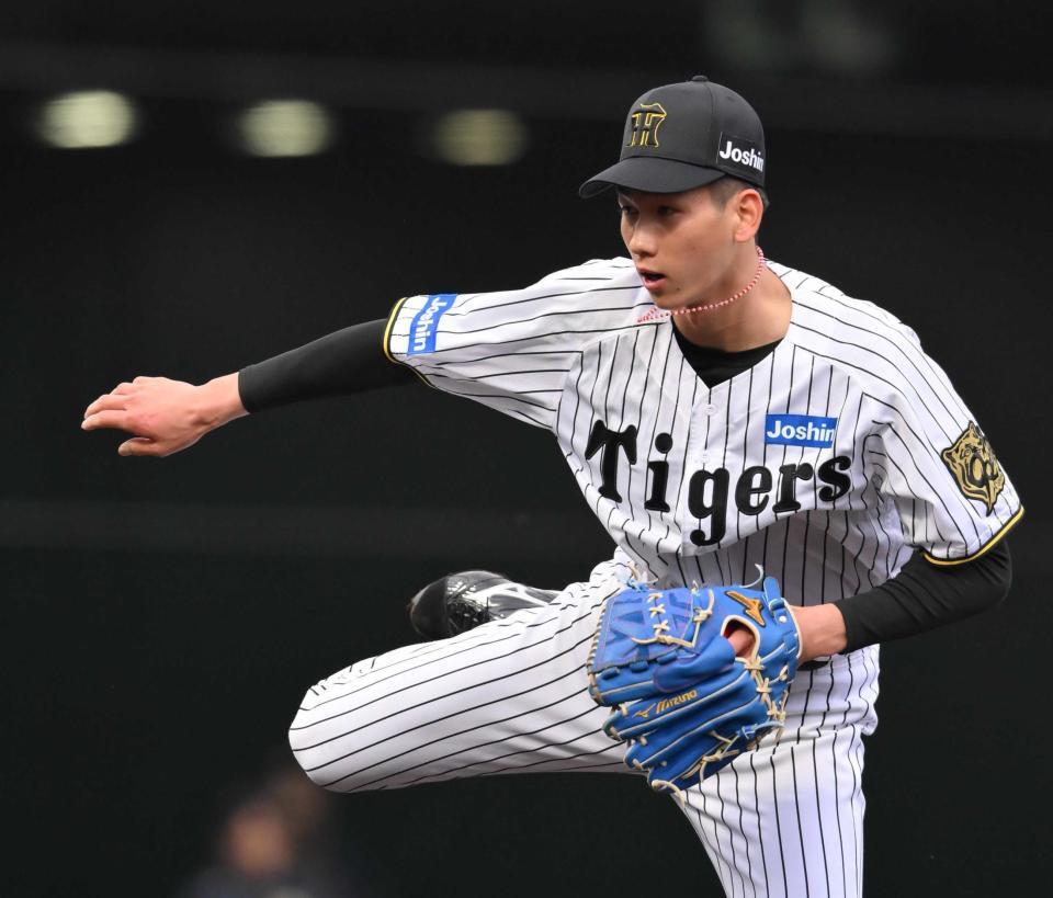 　８回１イニングを無失点に抑えた７番手の今朝丸（撮影・西田忠信）