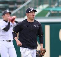 　チームに合流した石井（撮影・北村雅宏）