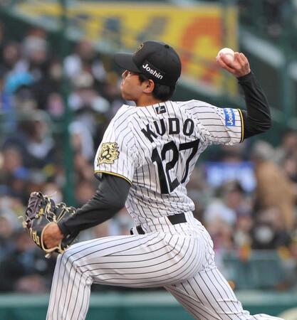 　８回途中から登板する工藤（撮影・北村雅宏）