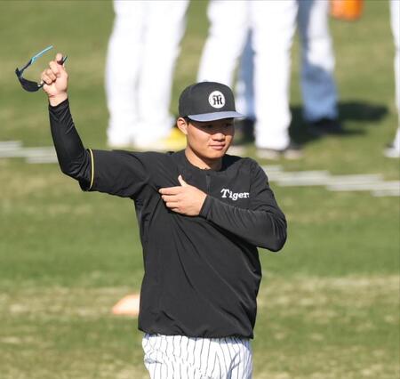 　練習に向かう森下（撮影・中田匡峻）