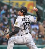 　８回途中から登板する工藤（撮影・北村雅宏）