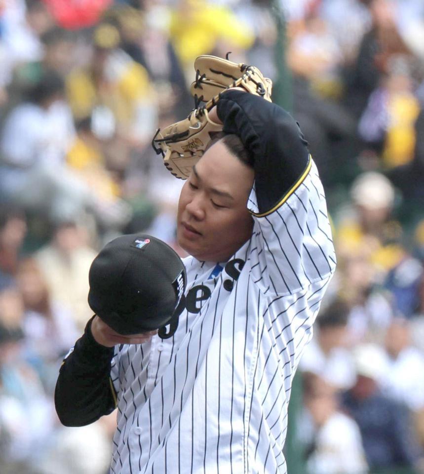 　１回、ヘルナンデスに先制犠飛を浴びた西勇（撮影・北村雅宏）