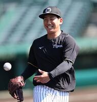 　練習で汗を流す伊原（撮影・田中太一）