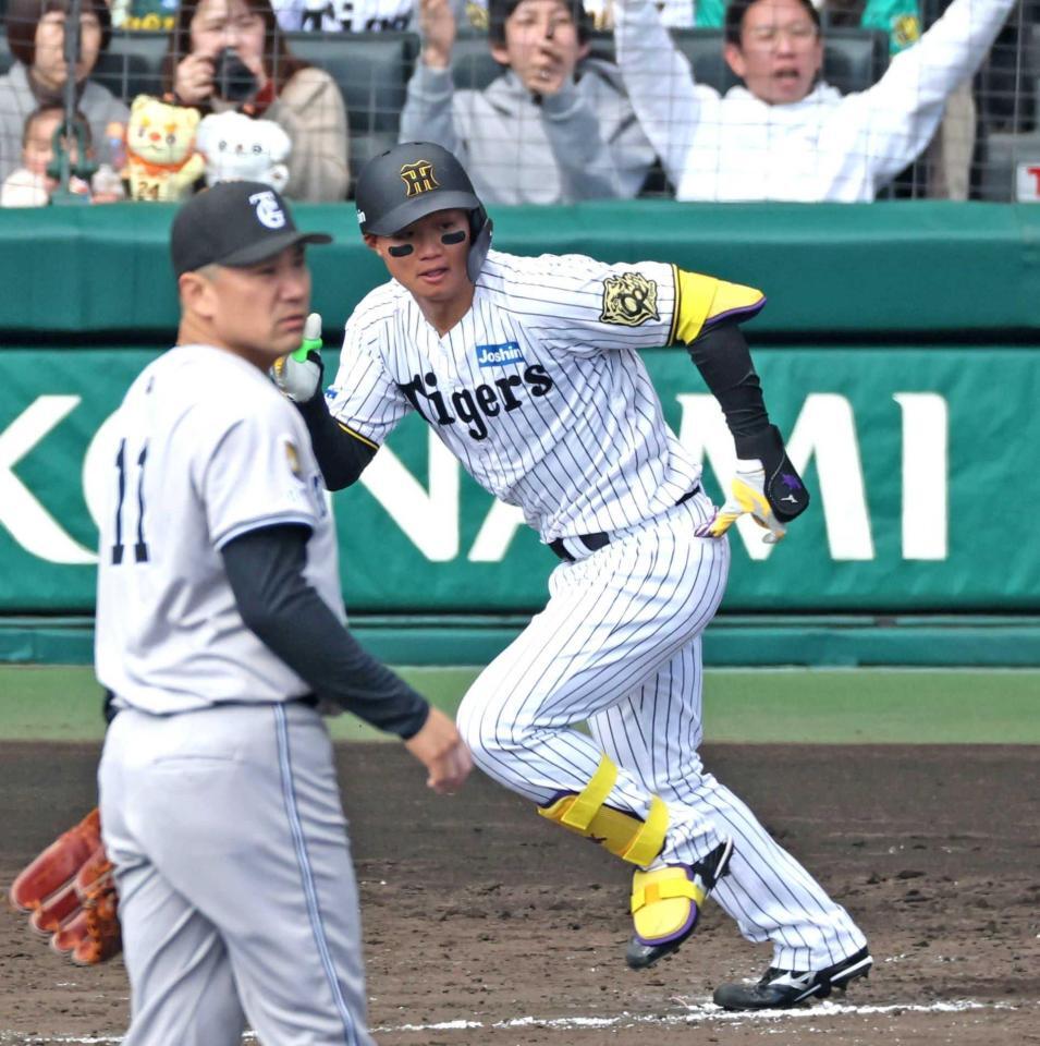 　２回、田中将から左前打を放つ森下（撮影・中田匡峻）