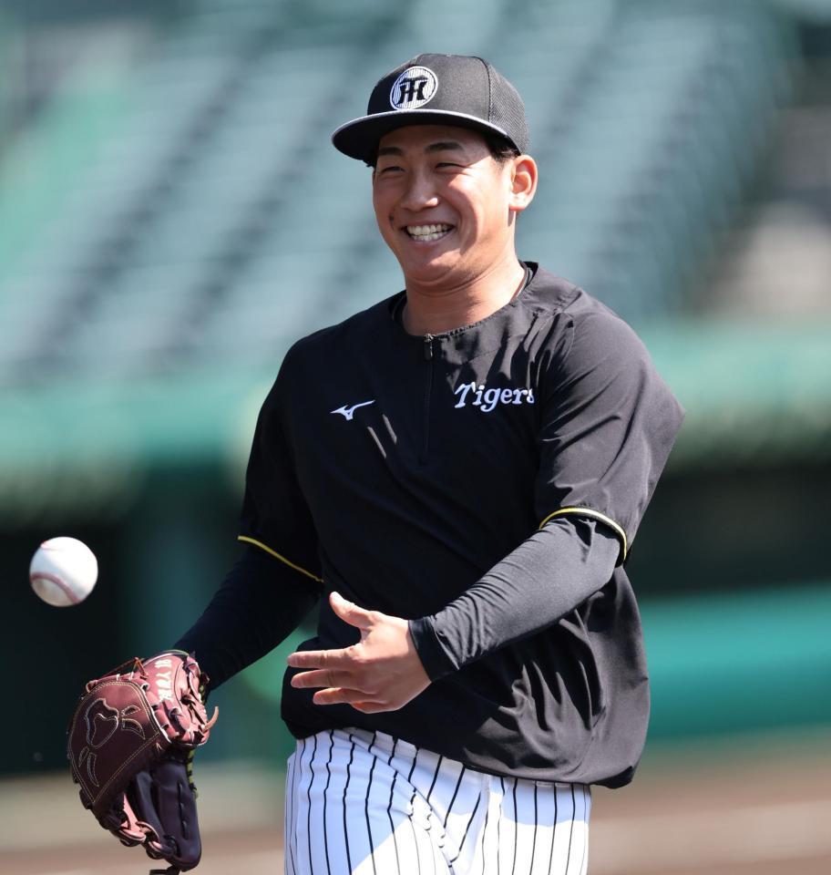 　練習で汗を流す伊原（撮影・田中太一）