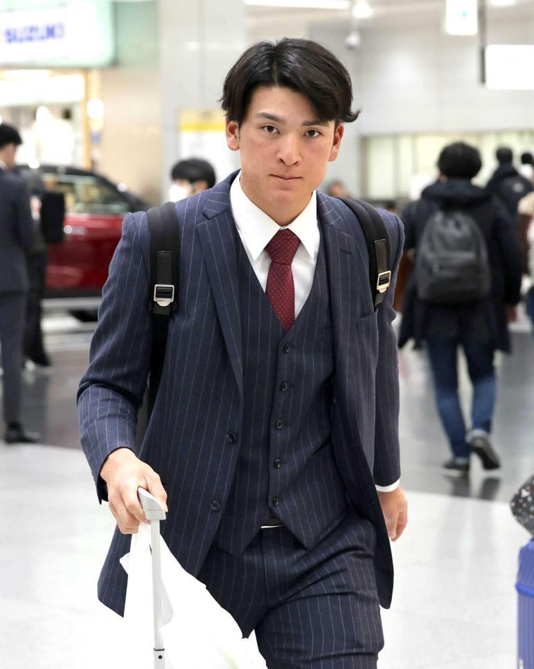 　移動する高寺（撮影・田中太一）