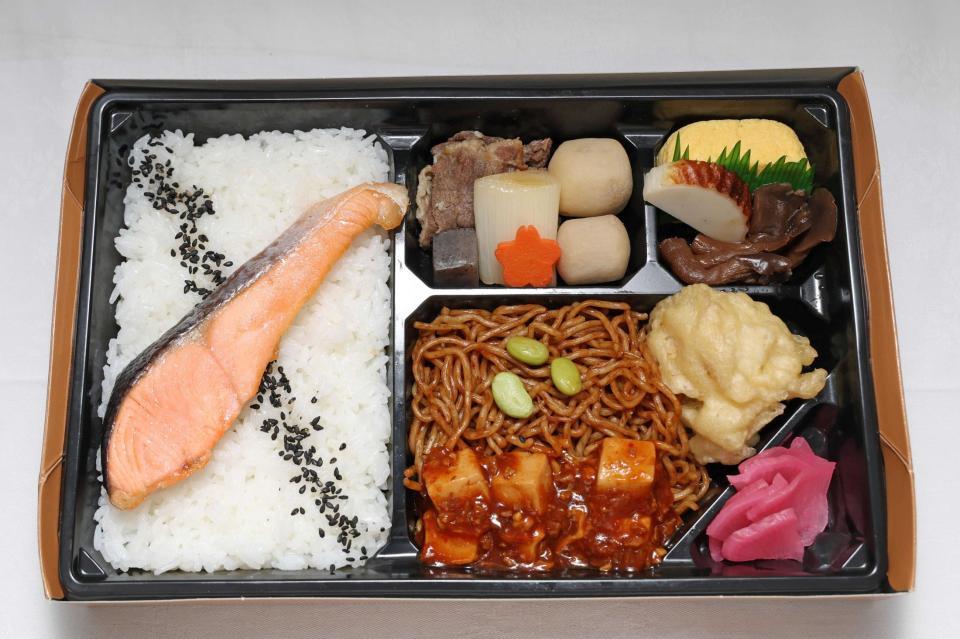 　東北周遊！中野の具だくさんシャケ弁当