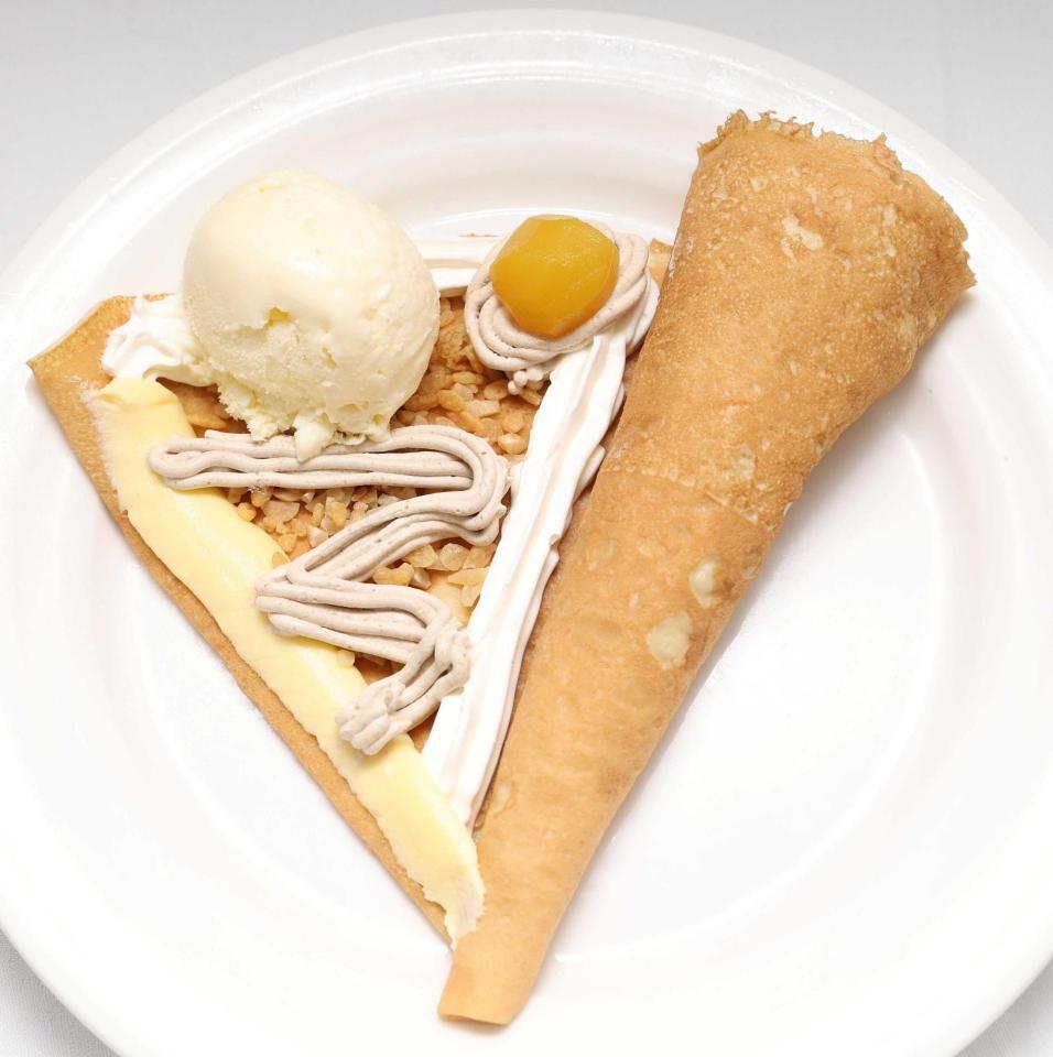 　パティシエ坂本の贅沢モンブランクレープ