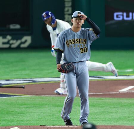 　１回、鈴木を中飛にしとめる門別（撮影・金田祐二）